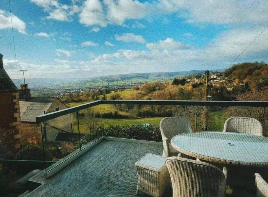 Holiday home A Cotswold With Great Views And A Hot Tub
