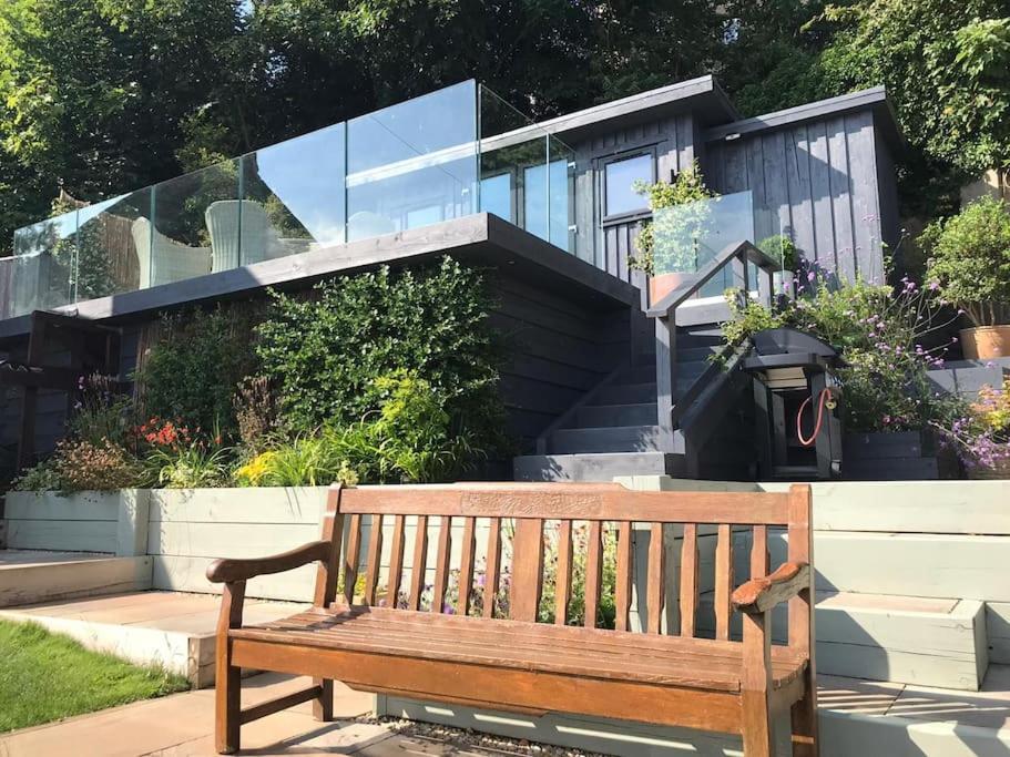 A Cotswold With Great Views And A Hot Tub Stroud (Gloucestershire)